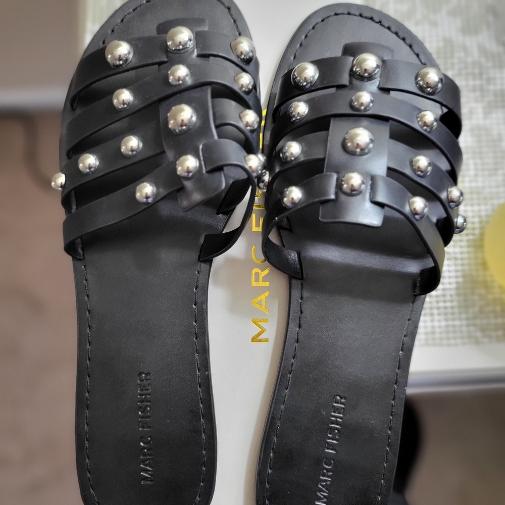 Shoes - Picture 4 of 6